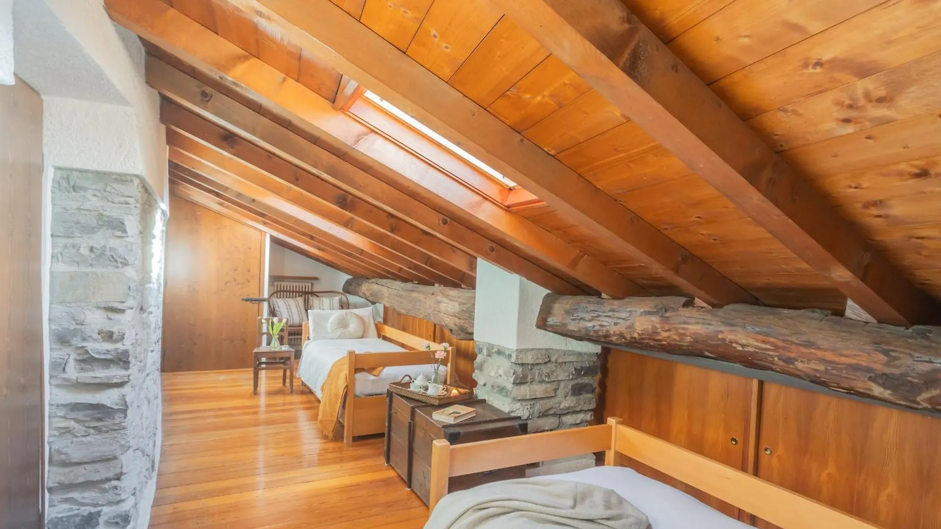 Villa Torre Di Palanzo With Magnificent View By Rent All Como Faggeto Lario Italien