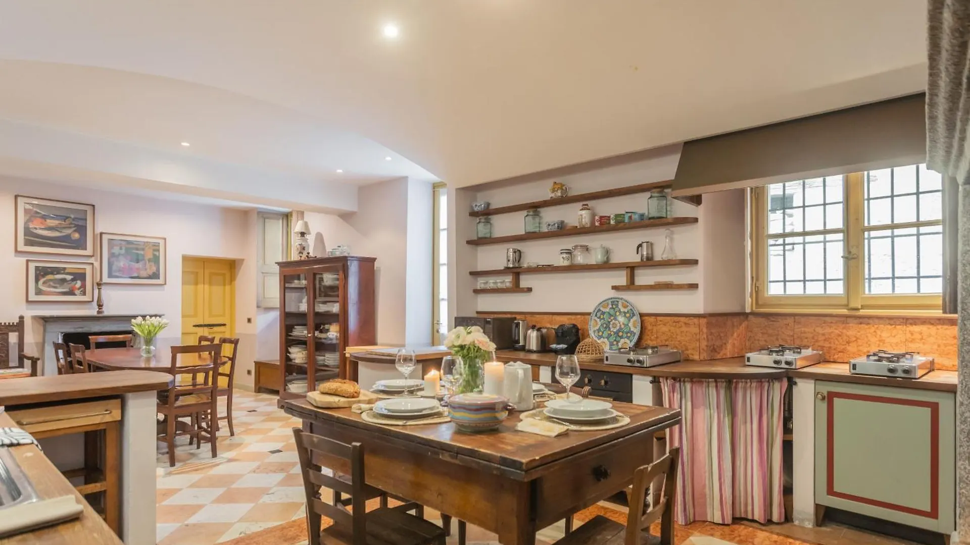 Villa Torre Di Palanzo With Magnificent View By Rent All Como Faggeto Lario Italien
