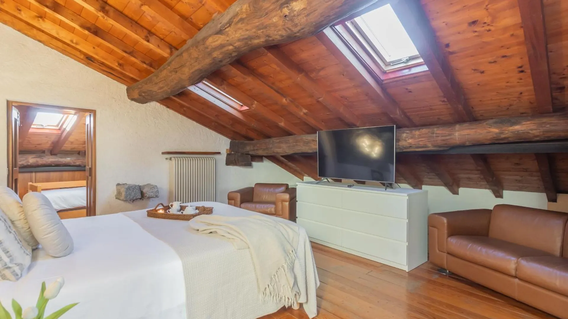 Villa Torre Di Palanzo With Magnificent View By Rent All Como 파게토 라리오